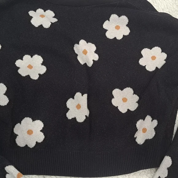 Sweater - Picture 5 of 8